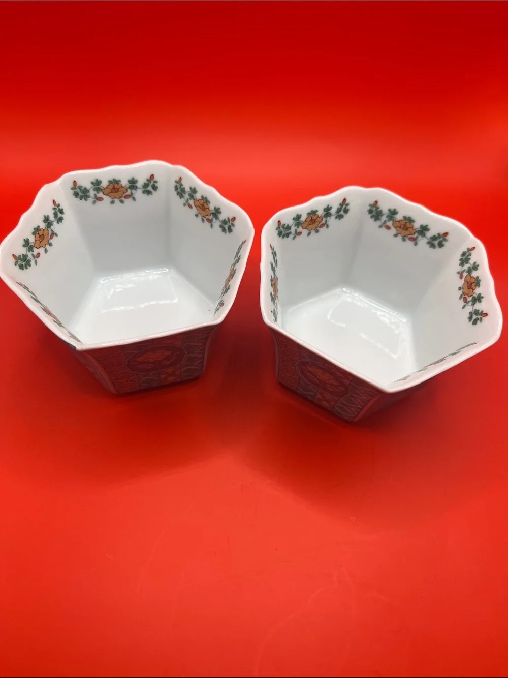 Japanese Imari Red Floral Pattern Hexagonal Bowl 3.25”W  2.25”H set of 2